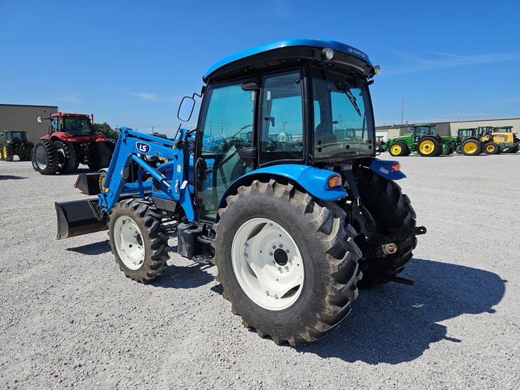 #203000-•-2020-ls-mt468-tractor-image-16