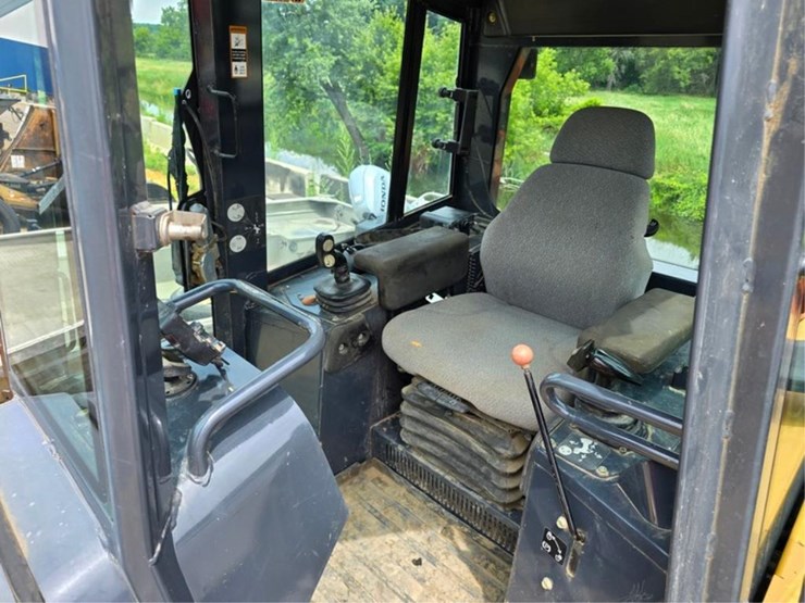 deere-750j-lgp-image-28
