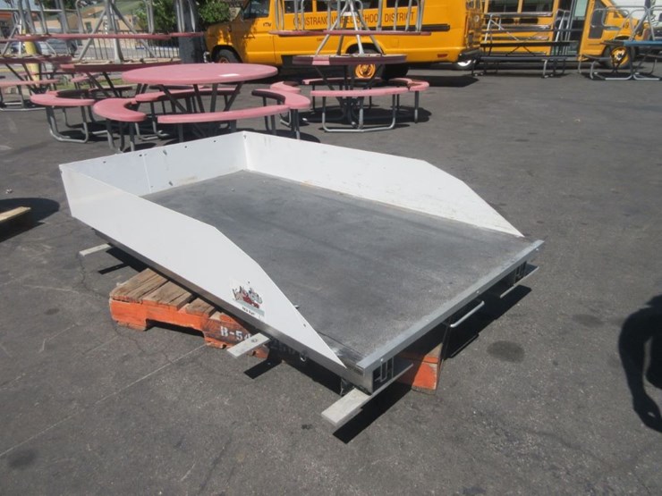 lot#-109-weather-guard-3200-bed-rat-truck-platform-image-3