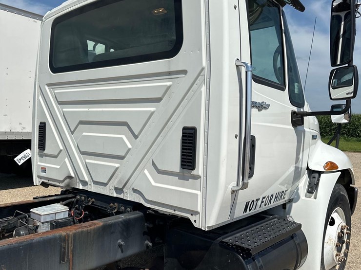 2009-international-durastar-4300-image-5