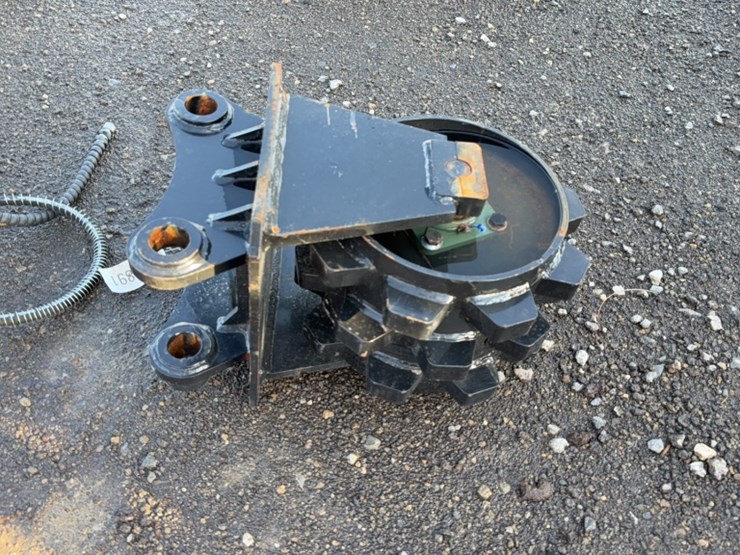 #2012-•-12"-excavator-compactor-image-1