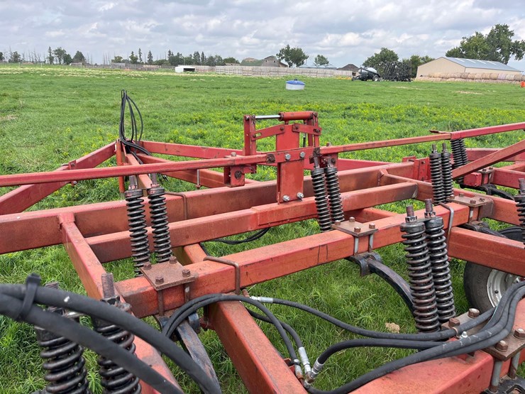 case-ih-5600-image-17