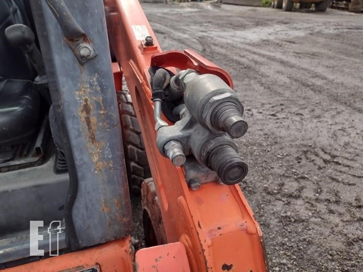 2016-kubota-ssv65-image-14