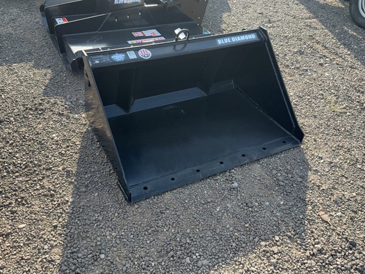 #2086-•-blue-diamond-44"-mini-skid-steer-smooth-bucket-image-2