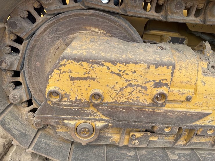 2021-caterpillar-953-image-12