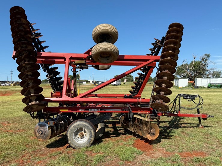 2014-case-ih-340-image-17