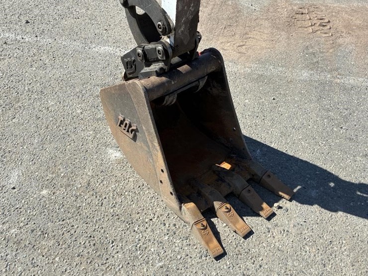 2020-bobcat-e20-image-10