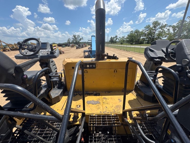 2015-caterpillar-ap-1055f-image-24