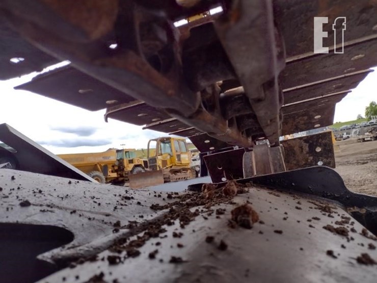 2019-caterpillar-307.5-image-44