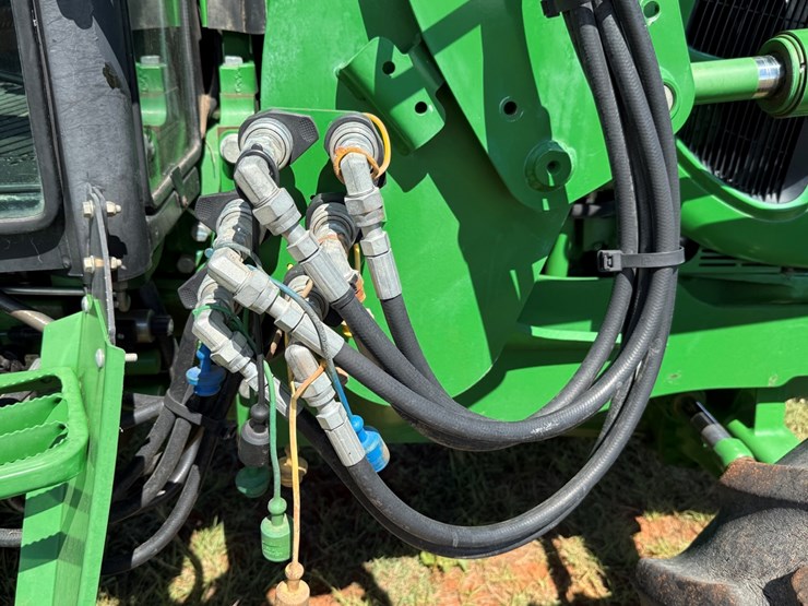2011-john-deere-6115d-image-8
