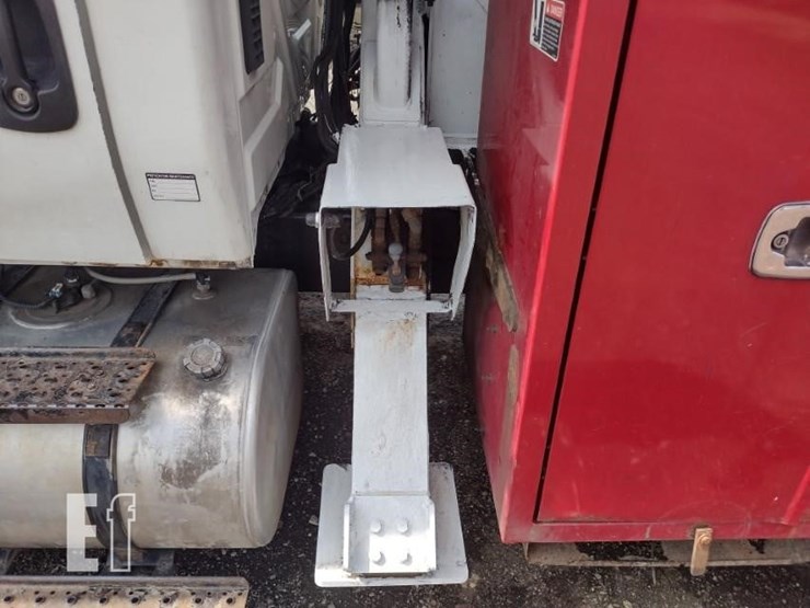 2017-international-durastar-4300-image-30