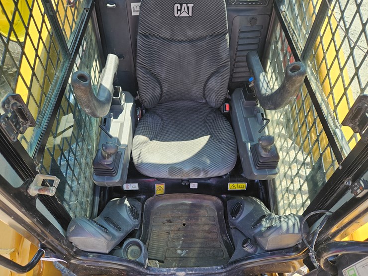 2021-caterpillar-279d3-image-9