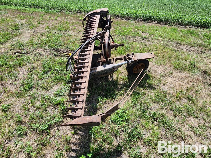 mccormick-international-2-pt-sickle-mower-image-8