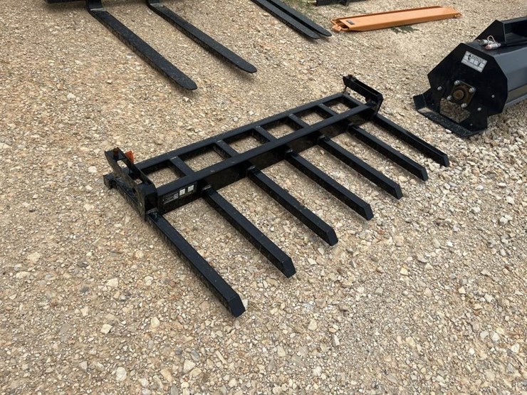 wolverine-67"-pallet-forks-w/-7-teeth-image-3