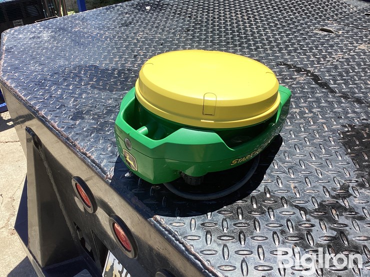 john-deere-starfire-7000-gps-globe-image-1
