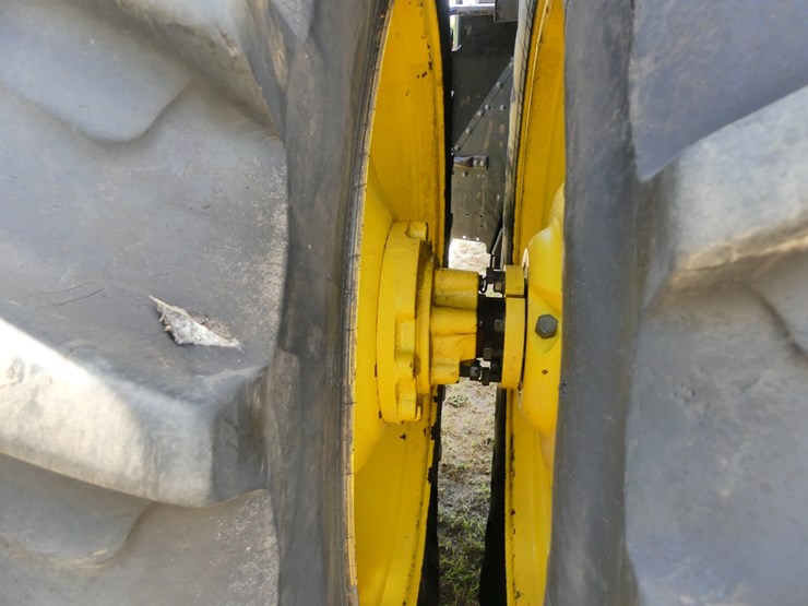 2020-john-deere-7r-210-image-10