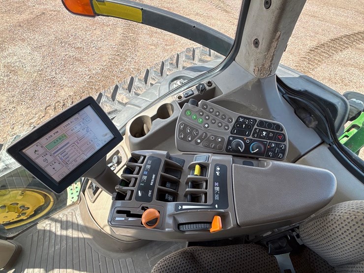 2012-john-deere-8335rt-image-40