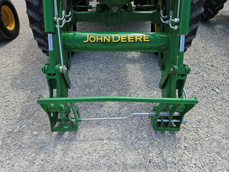 2013-john-deere-6115d-image-3