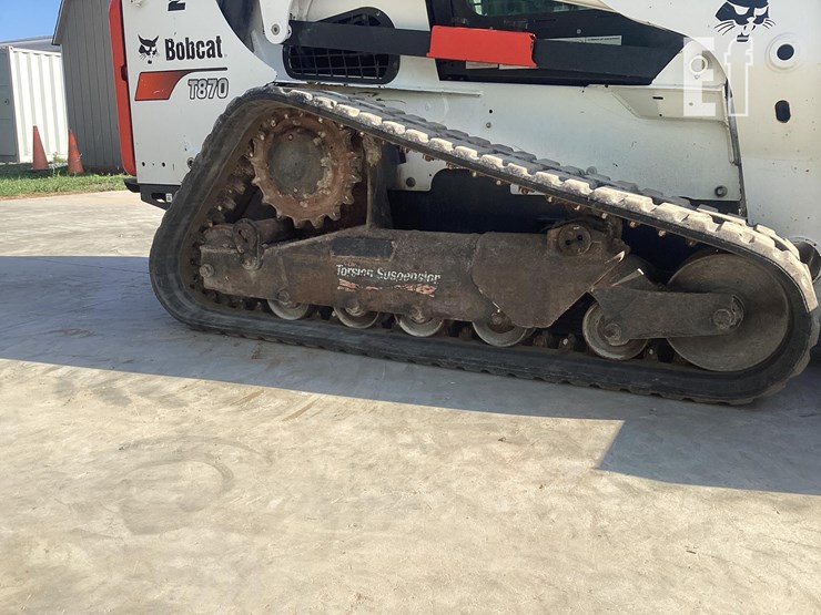 2021-bobcat-t870-image-11