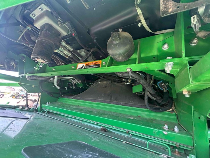 2013-john-deere-s680-image-45