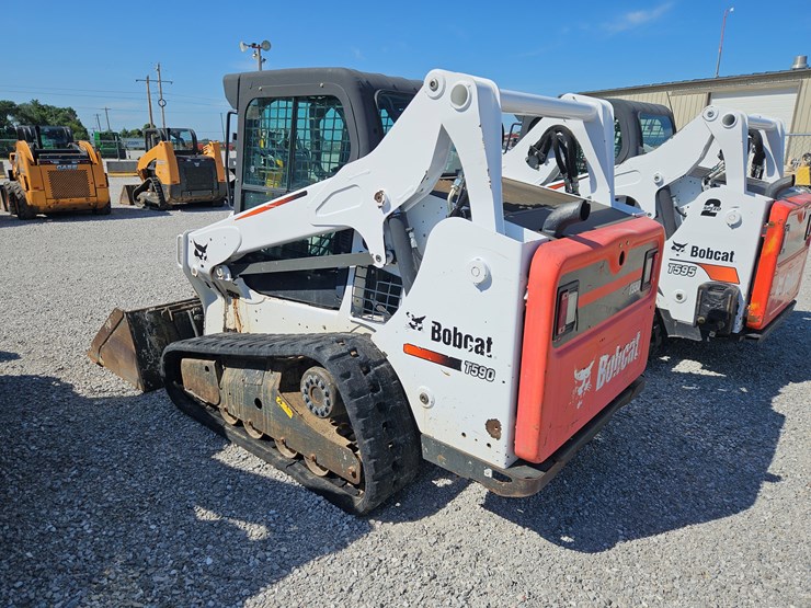 2015-bobcat-t590-image-16