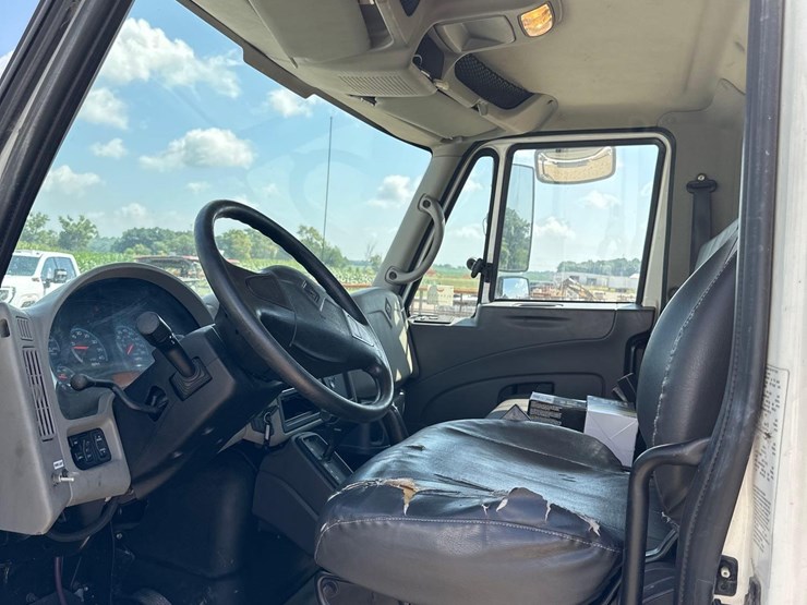 2009-international-durastar-4300-image-13