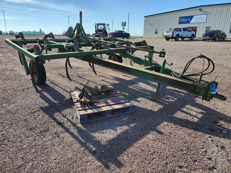 john-deere-610-image-2
