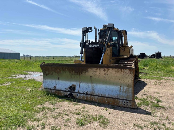 caterpillar-d6t-image-2