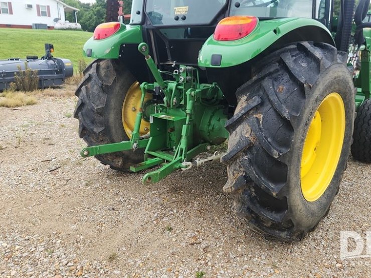 2021-john-deere-5075e-image-11