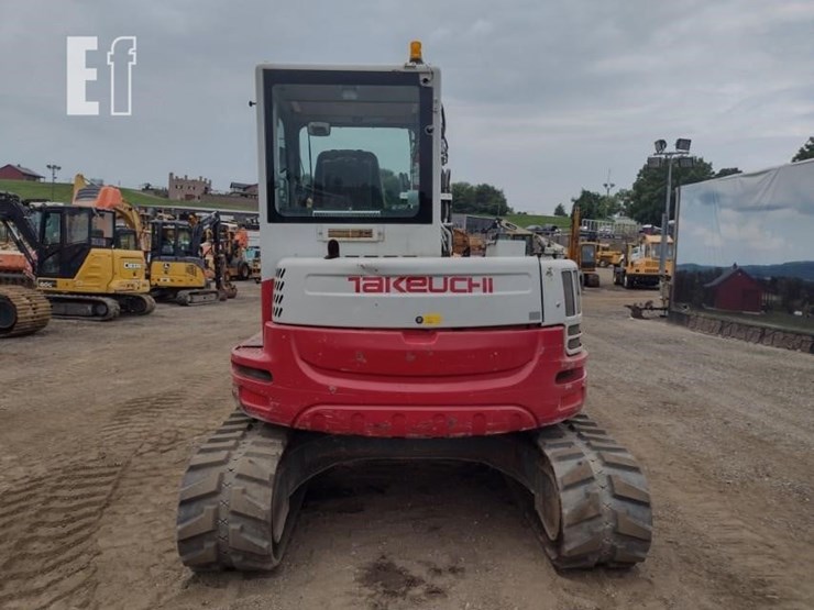2015-takeuchi-tb280fr-image-4