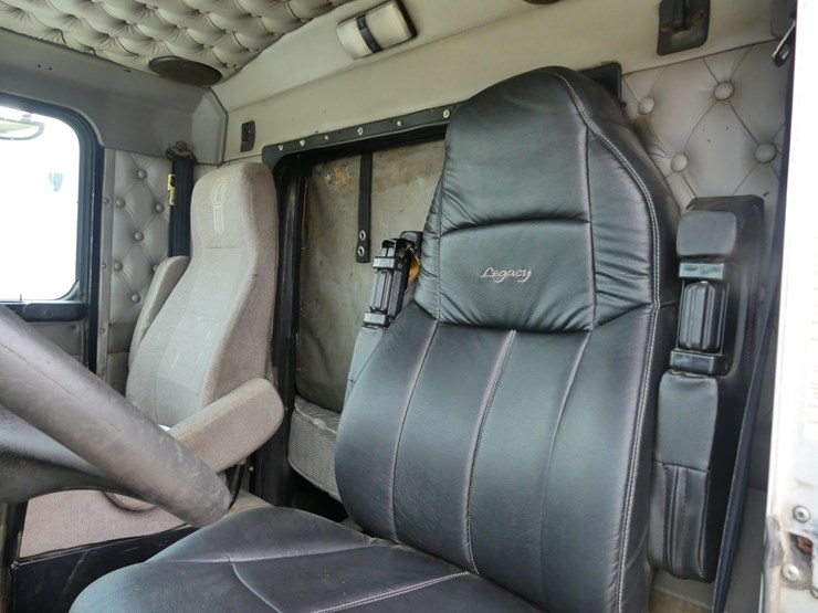 2004-kenworth-t800-image-12