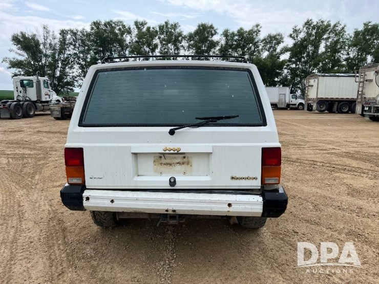 1990-jeep-cherokee-limited-image-13