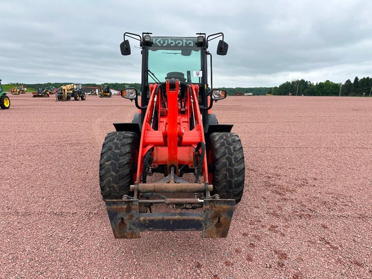 2021-kubota-r640-image-2