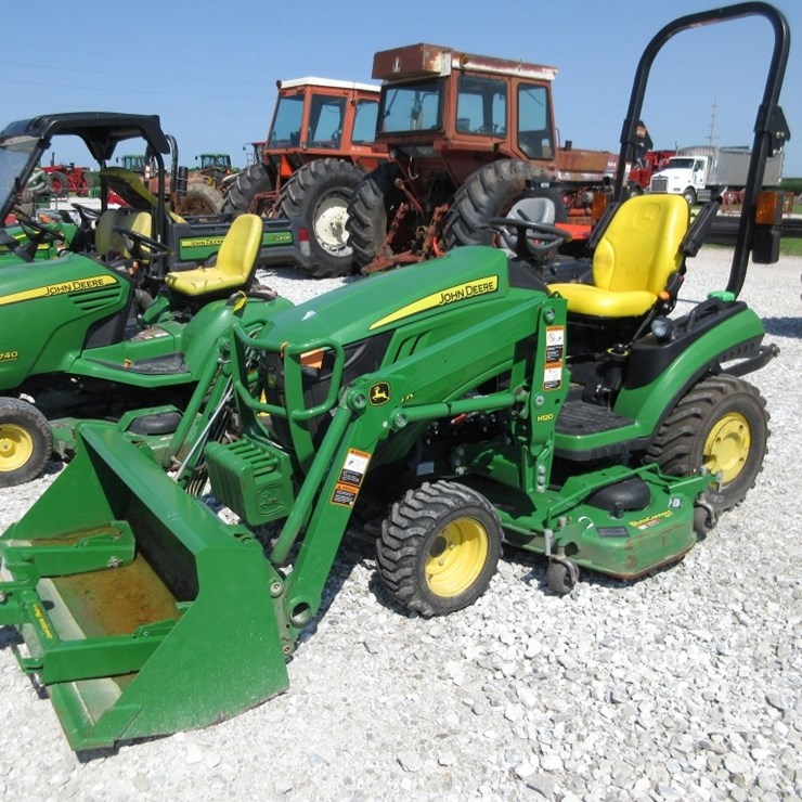 JOHN DEERE 1025R