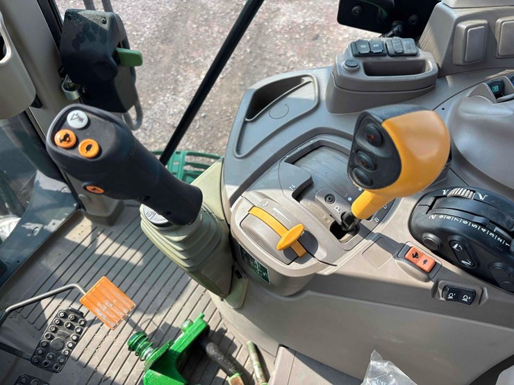 2023-john-deere-6155m-image-22