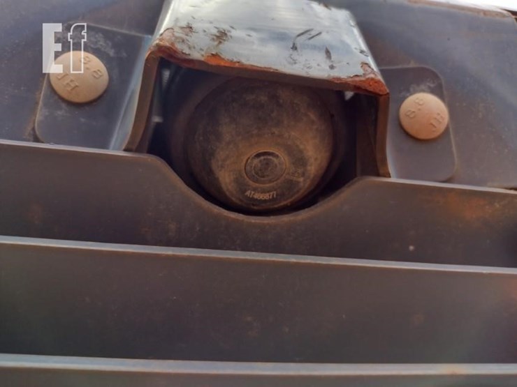 2020-deere-331g-image-35