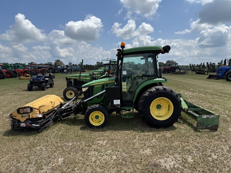 john-deere-4052r-image-11