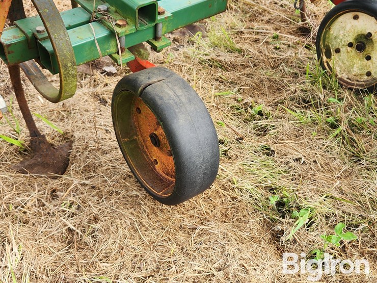 glencoe-8r30-row-crop-cultivator-image-18