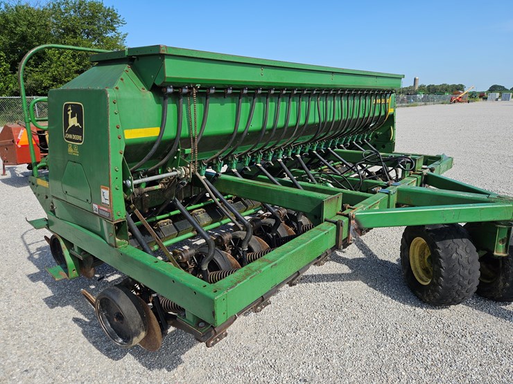 2001-john-deere-1560-image-3