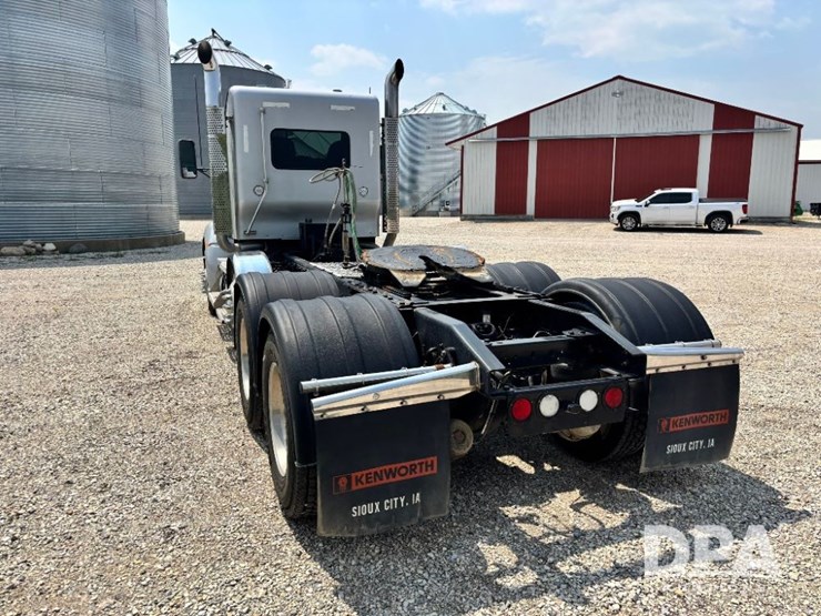2014-kenworth-t660-image-8