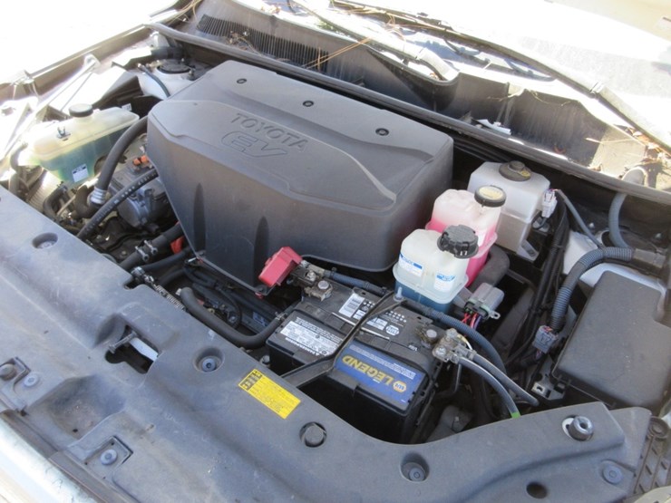 2014-toyota-rav4-image-5