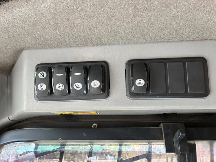 2015-caterpillar-272d-xhp-image-19