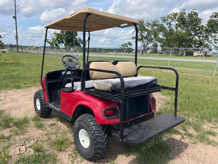 ez-go-golf-cart-image-2