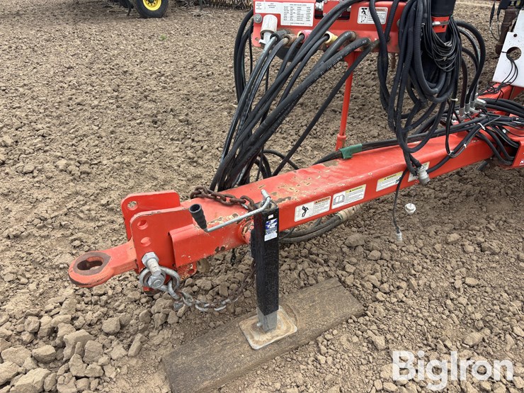 2014-kuhn-gladiator-1200-16r30-strip-till-machine-image-10