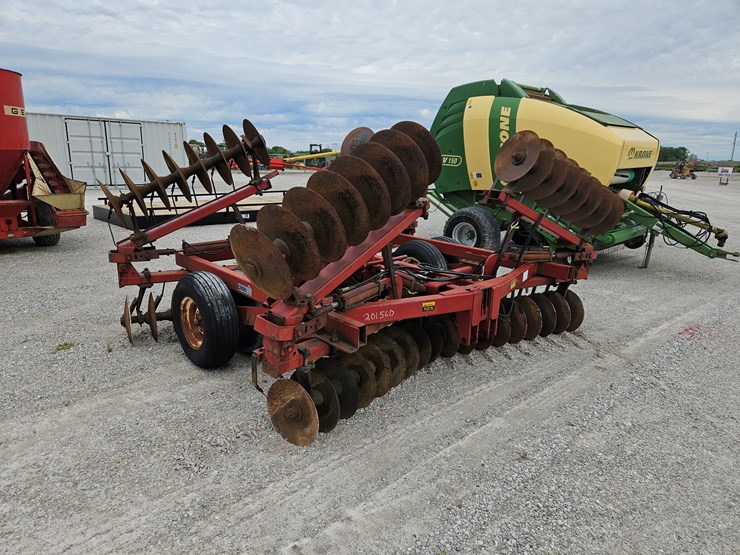 case-ih-3800-image-1