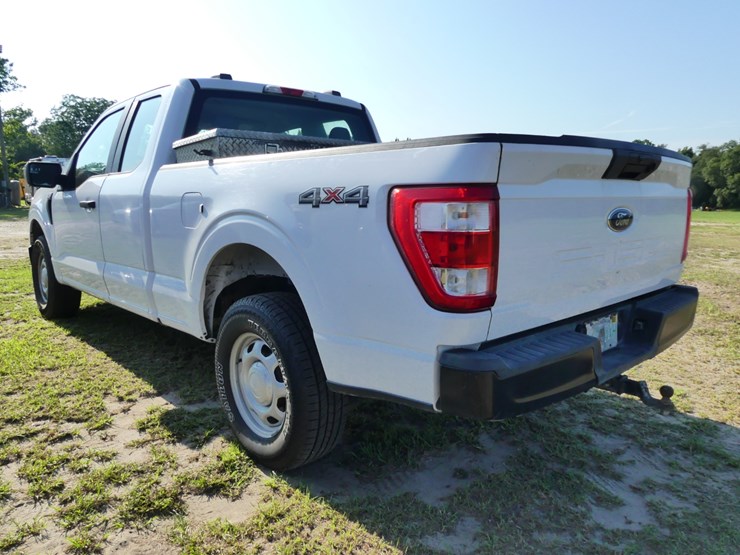 2021-ford-f150-xl-image-3