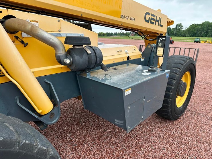 2014-gehl-rs6-42-image-22