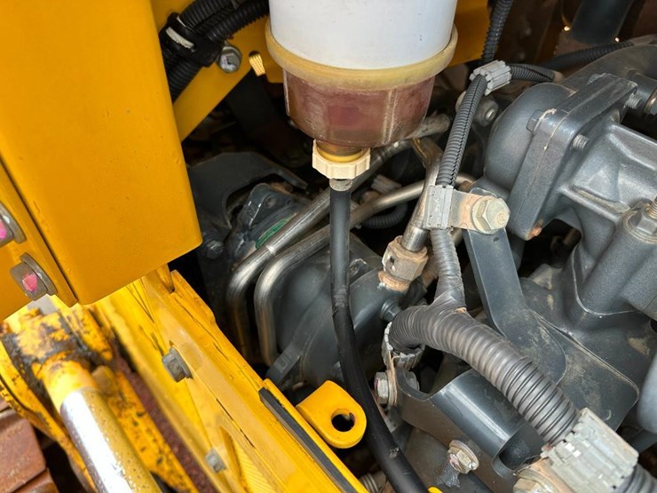 2013-komatsu-d61px-23-image-46