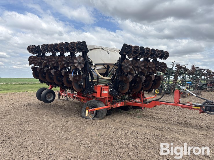 2014-kuhn-gladiator-1200-16r30-strip-till-machine-image-7
