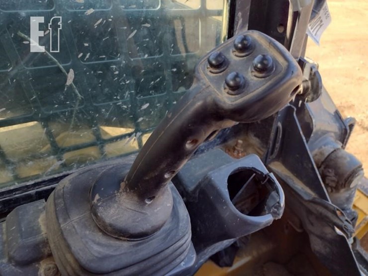 2023-deere-317g-image-10